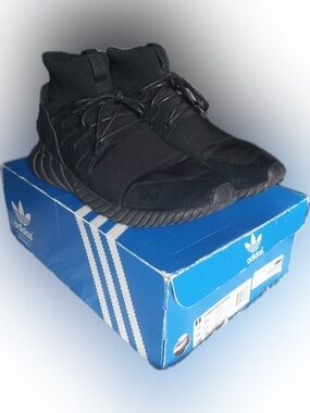 ADIDAS Men’s Tubular Doom Sneakers US 11